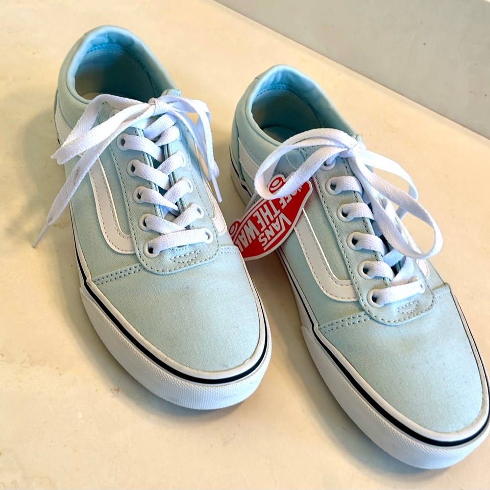 Vans Classic Sneakers in Light Blue